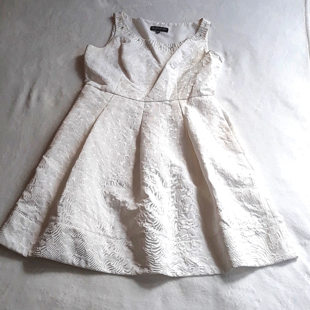 Jones NY 14P Used White Cocktail Dress